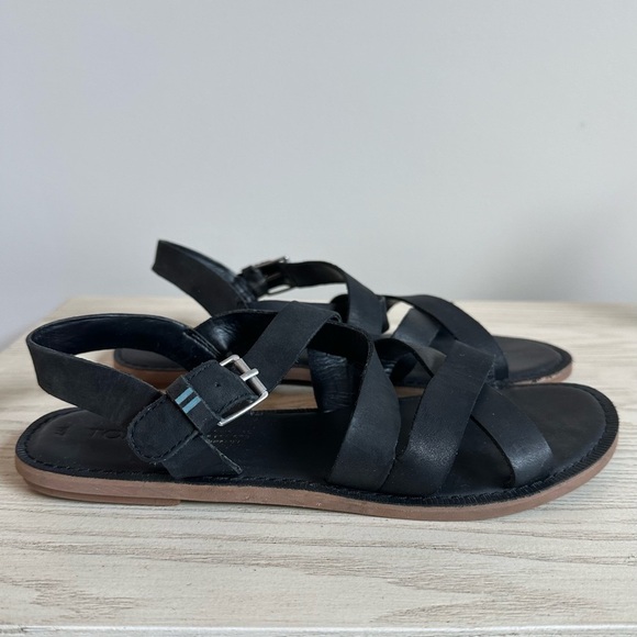 TOMS Sloane Black Leather Strappy Flats Sandals • size 7 - Picture 3 of 7
